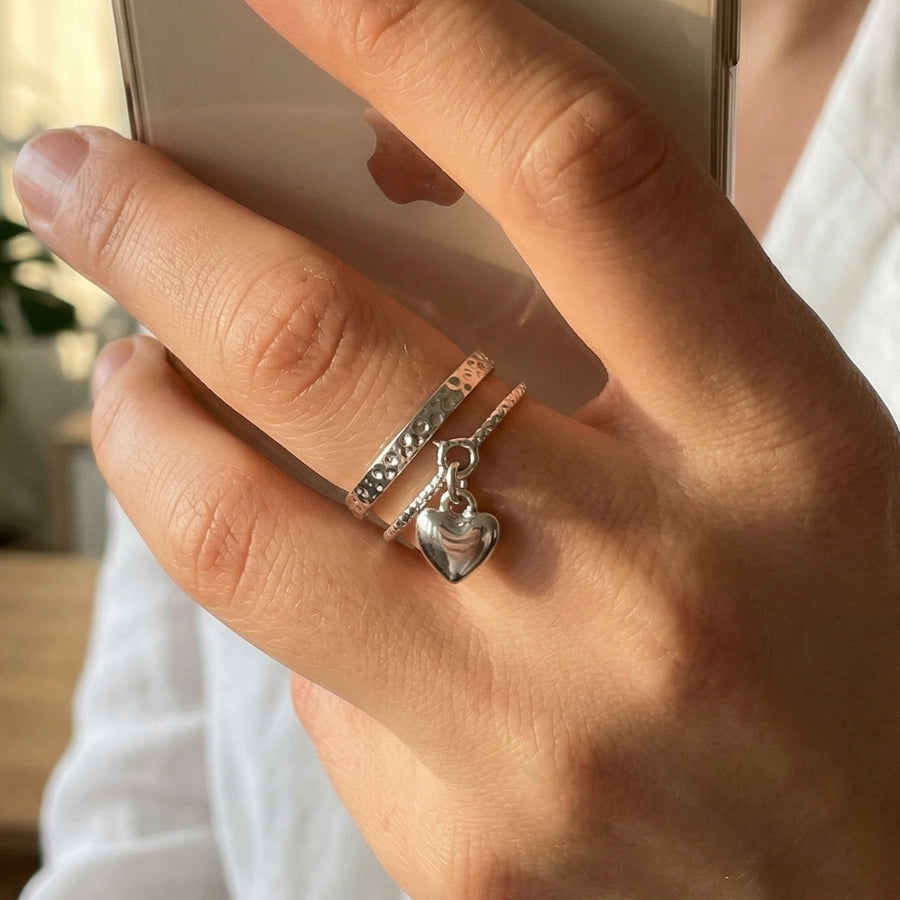 Heart Charm | Éktaraa – demi-fine ring, 18K PVD gold, anti-tarnish | Éktaraa