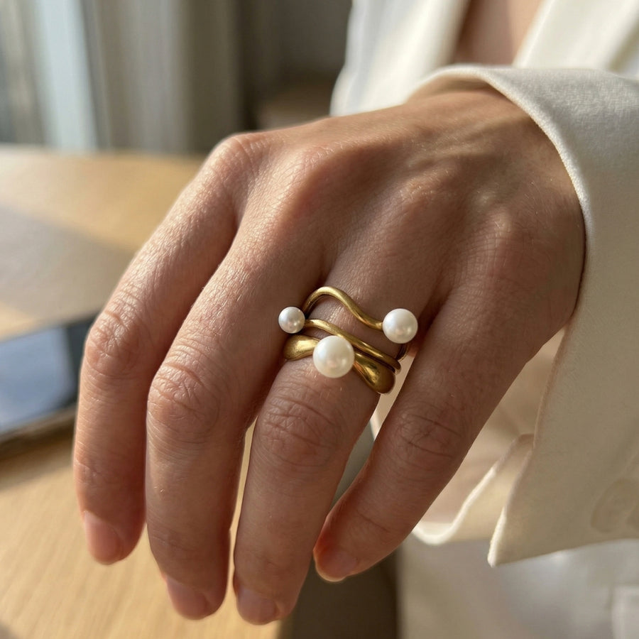 Pearl Wave | Éktaraa – demi-fine ring, 18K PVD gold, anti-tarnish | Éktaraa