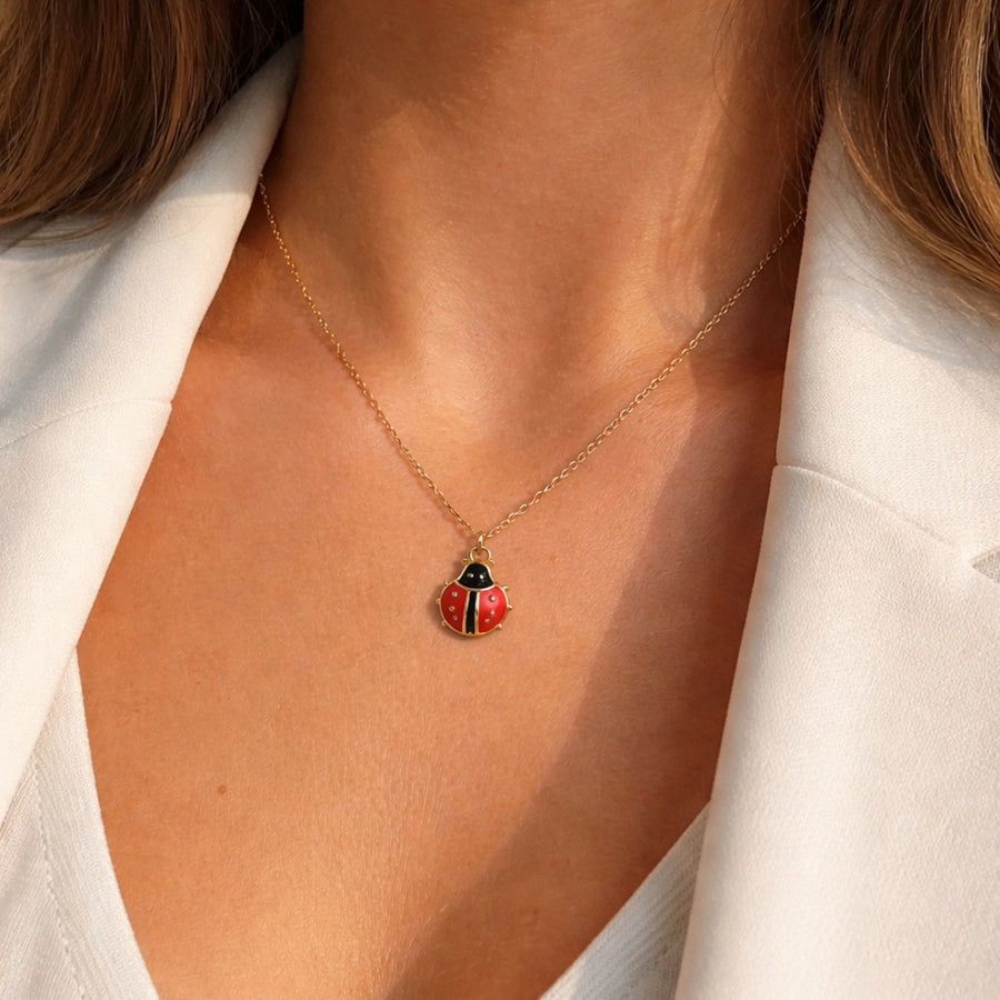 Scarlet Luck Pendant – 18K PVD Coated | Éktaraa – demi-fine necklace, 18K PVD gold, anti-tarnish | Éktaraa