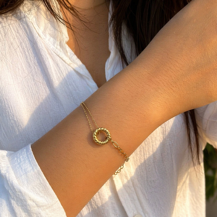 Aurora Loop Bracelet – 18K PVD Coated | Éktaraa – demi-fine bracelet, 18K PVD gold, anti-tarnish | Éktaraa