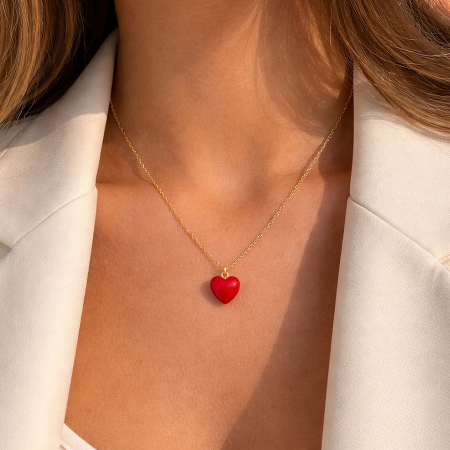 Crimson Heart Pendant Necklace – demi-fine necklace, 18K PVD gold, anti-tarnish | Éktaraa