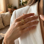 Daisy Spiral Ring - Gold – demi-fine ring, 18K PVD gold, waterproof | Éktaraa