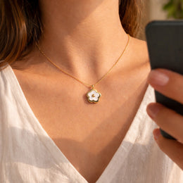 Flower Charm Chain – 18K PVD Coated | Éktaraa – demi-fine necklace, 18K PVD gold, anti-tarnish | Éktaraa